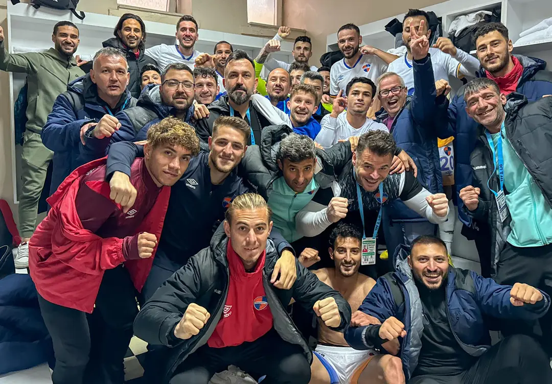 TFF 2.Lig‘in 15.haftasında Şanlı İskenderunspor‘umuzun, deplasmanda 3-1 yendiği Somaspor maçının galibiyet pozu. 